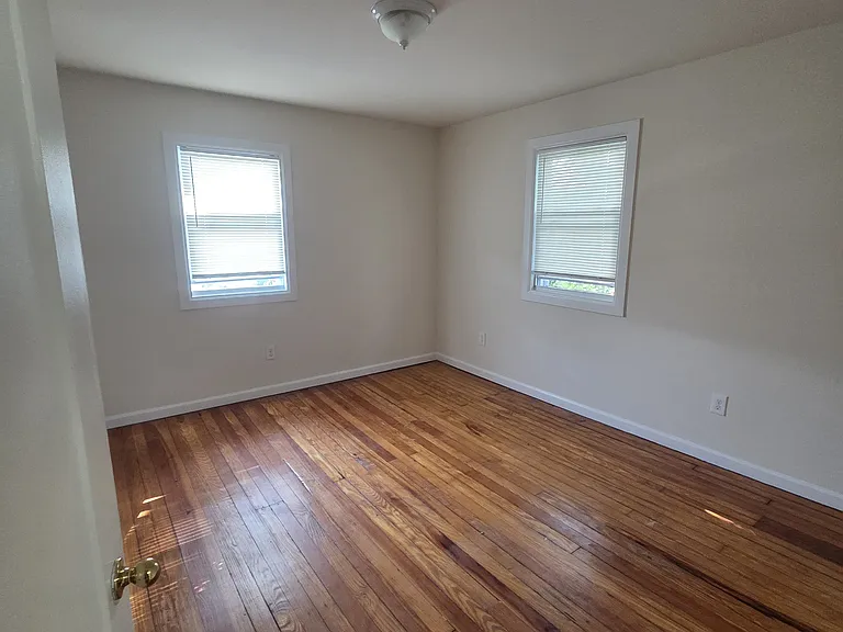 812 Glen Ter — Photo 13