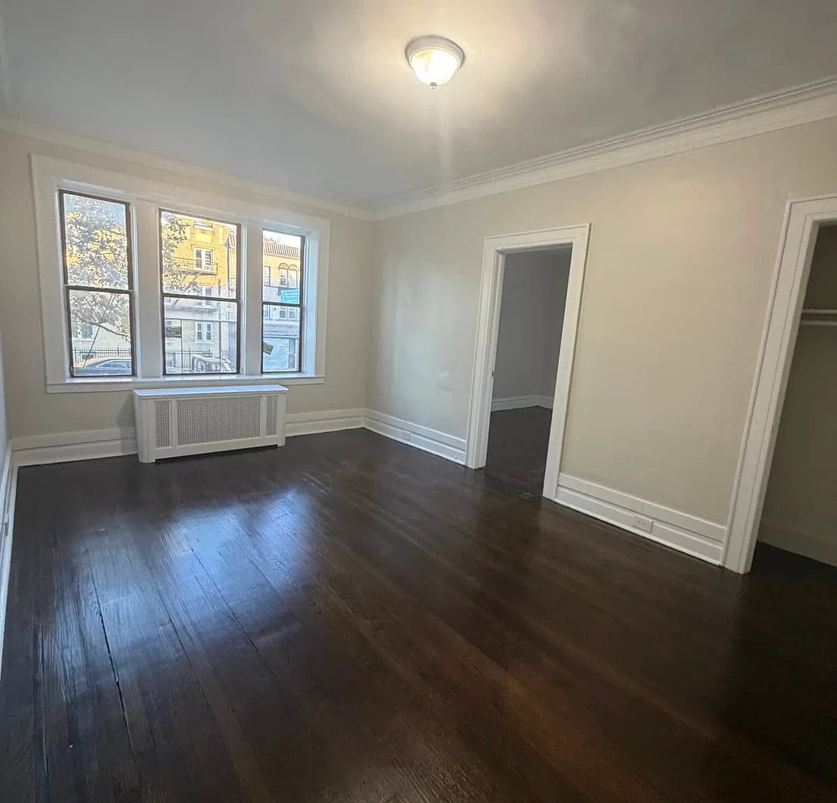 806 Broadway — Photo 2