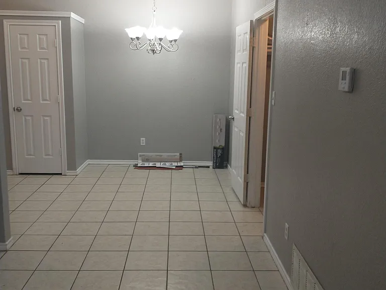 100-102 Honey Bee Dr — Photo 5