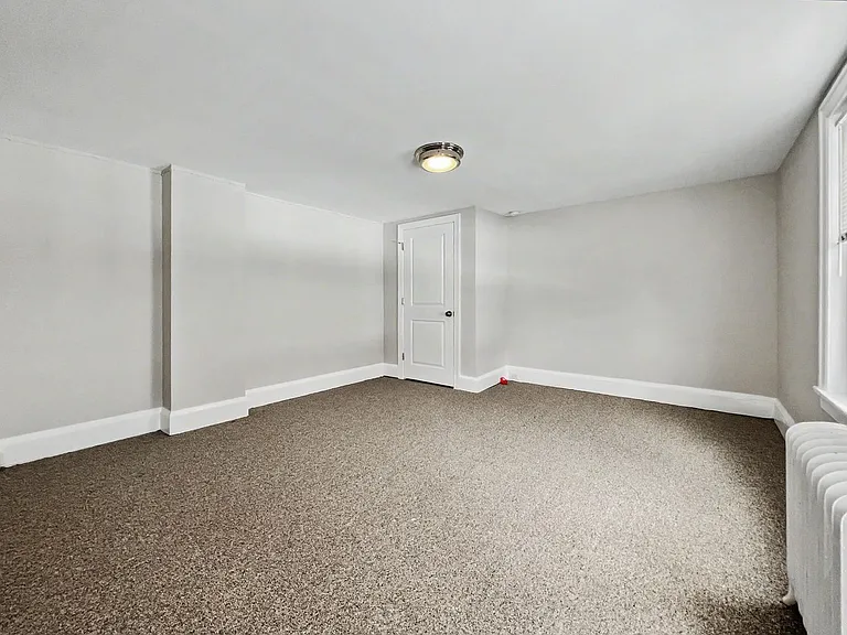 130 E Chestnut St — Photo 16