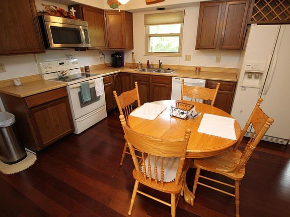 5th image of 3238 Heysham Dr