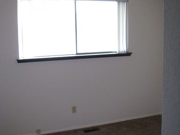 5th image of 800 S Huntington St APT B
