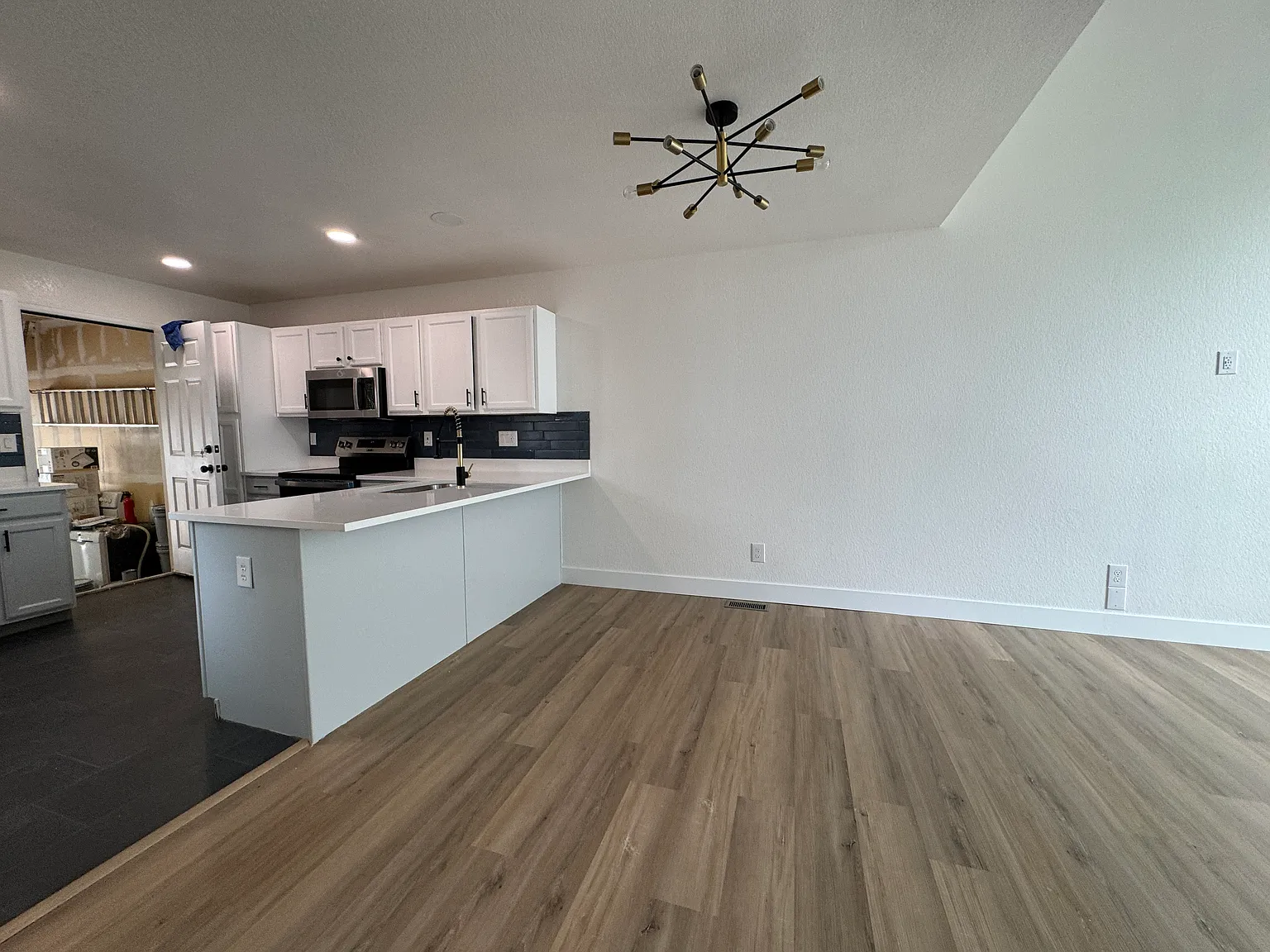 4 bed, 2159 sqft, $2,875 — Photo 4