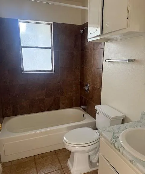 814 Hazelton St #A — Photo 5