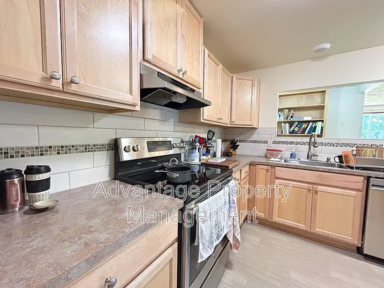 1745 NW Garryanna St — Photo 10