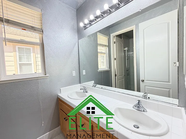 2764 Rogue River Cir — Photo 15