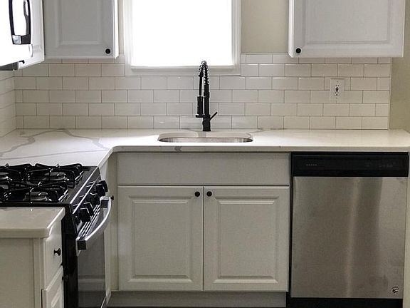 5th image of 1002 Brown St