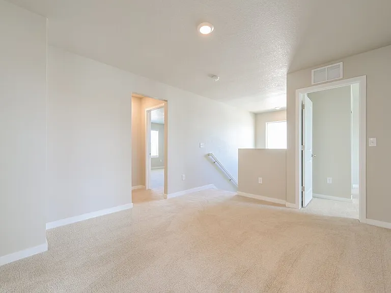 2185 Alyssa St — Photo 18