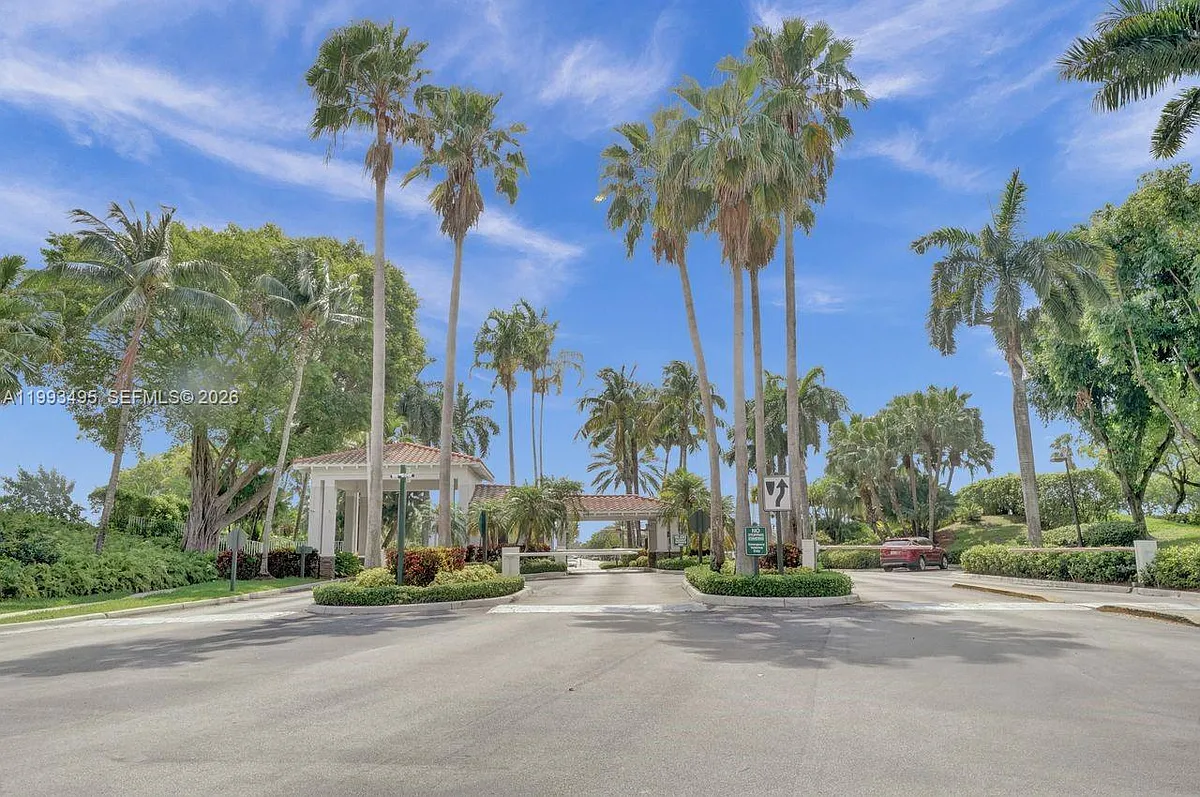 Building Photo - 10750 NW 66th St #203
