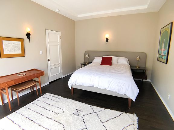 4th image of 1330 N Harper Ave APT 201