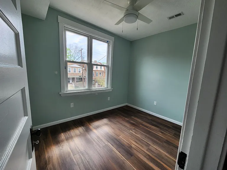 148 S Bryant Ave #2 — Photo 4