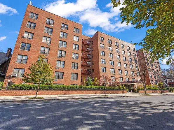 1577 E 17th St APT 3L, Brooklyn, NY 11230