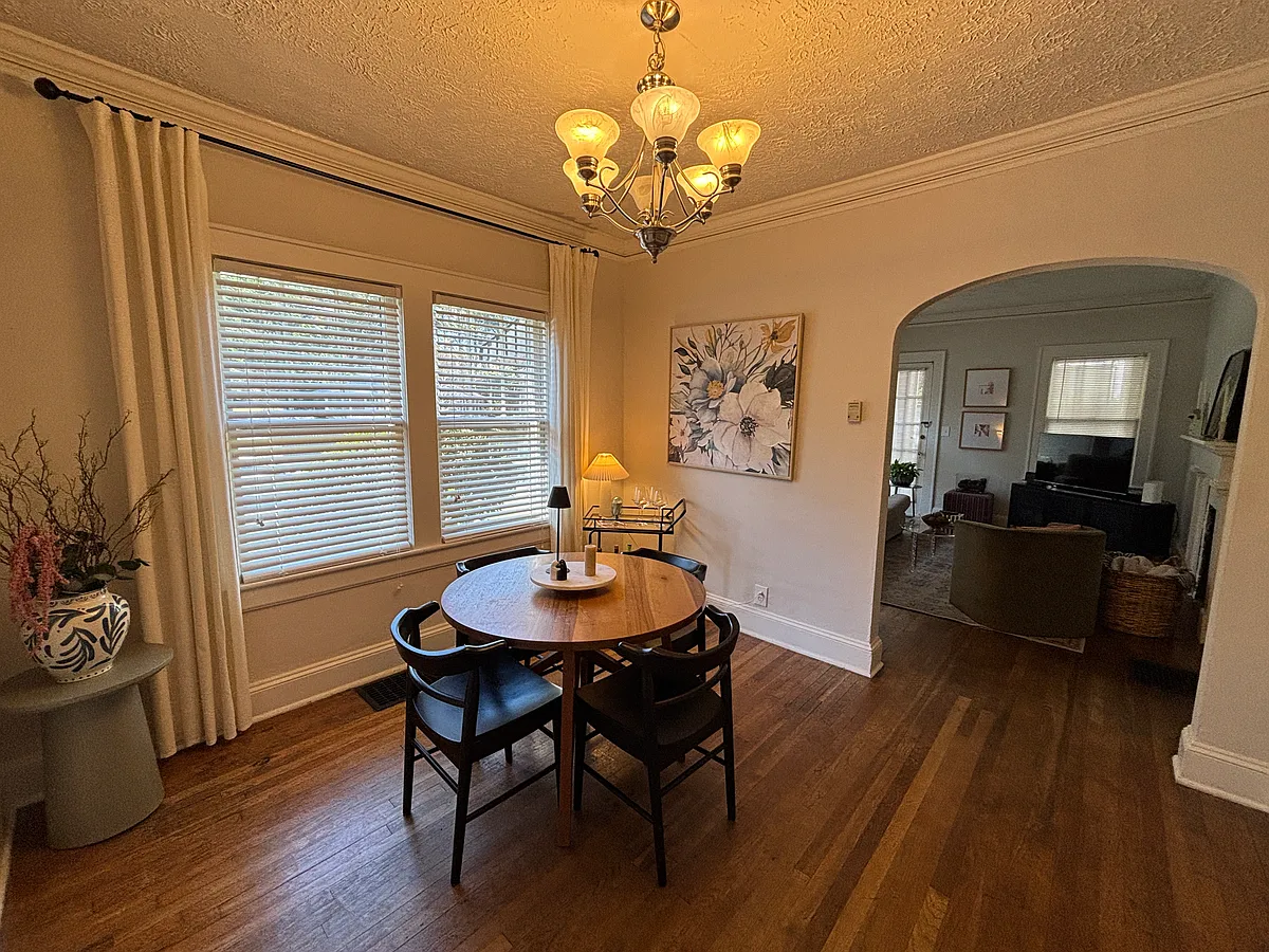 Dining room - 1019 Church St