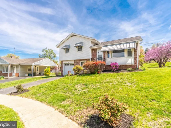 104 Rose Ct, Shillington, PA 19607