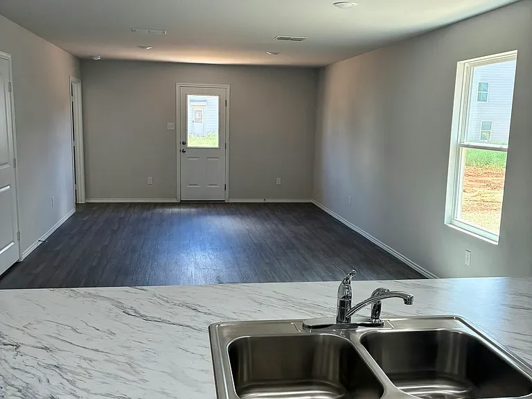 207 Polasek Dr — Photo 8
