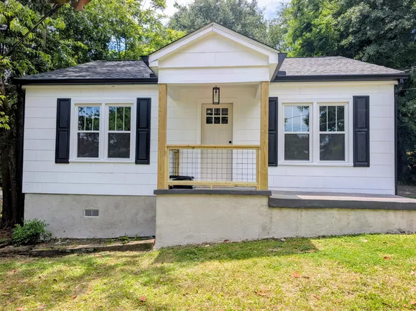 11 Circle Dr, Rossville, GA 30741