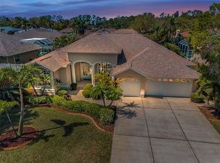 10653 Park Place Dr, Seminole, FL 33778