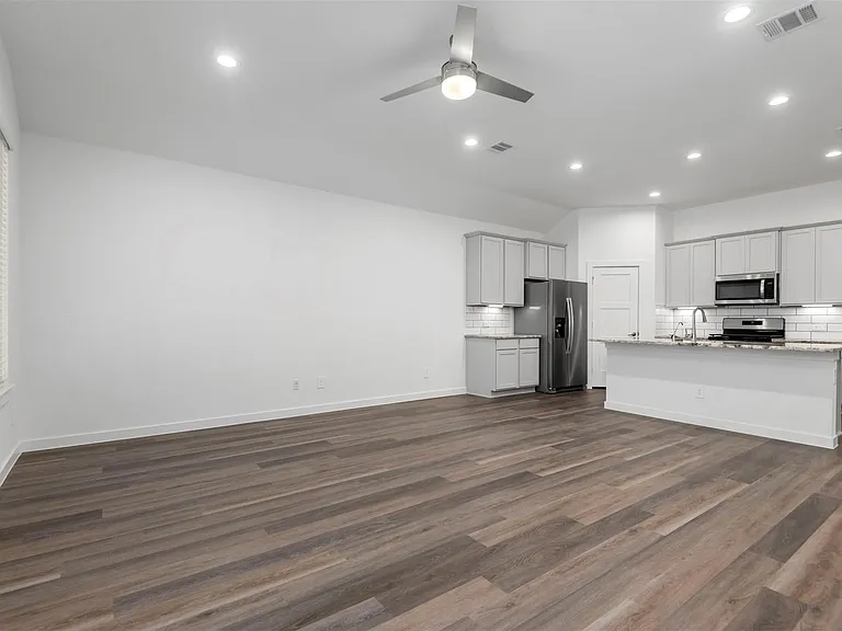1069 Dancing Feather St — Photo 27