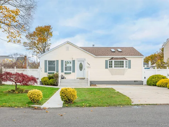 1568 7th Street, West Babylon, NY 11704