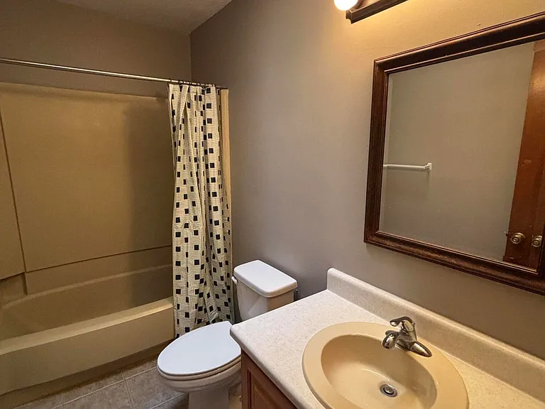 6441 Oakshore Dr — Photo 14