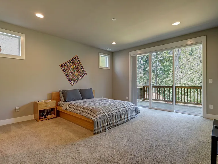 24396 NE 27th Pl — Photo 16