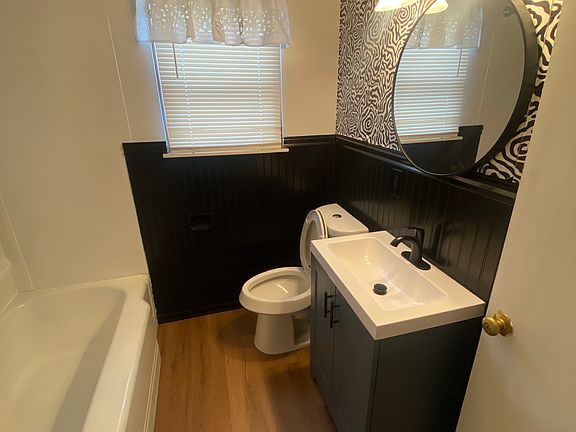 5th image of 4015 Hess Ave