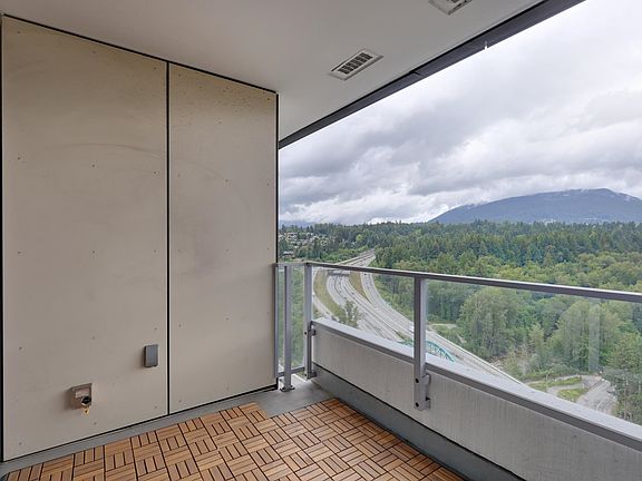 4th image of 680 Seylynn Cres #2601