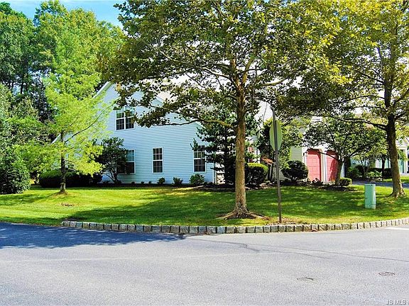 2nd image of 25 Skylark Ln