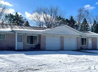 3325/3327 Saxton Dr, Saginaw, MI