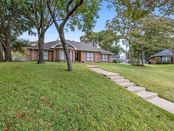 2nd image of 212 Westlane Cir