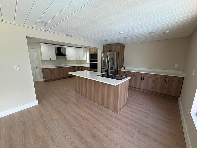 1822 Banyan Tree Dr — Photo 15