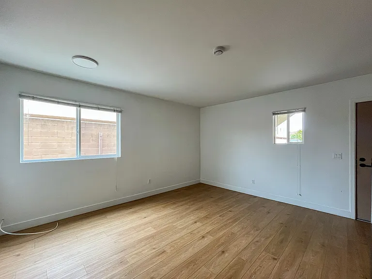 1034 Magnolia Ave — Photo 4