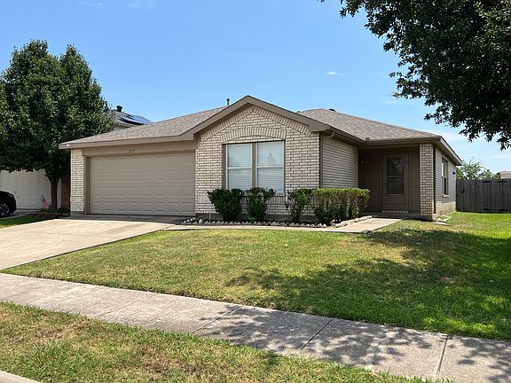 2nd image of 1577 Laurel Hall Ln