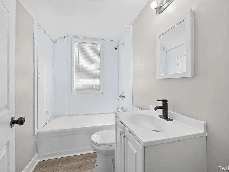 15740 Hartwell St — Photo 18