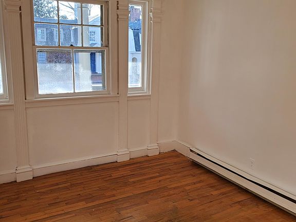 5th image of 12 Maryland Ave APT B