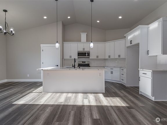 4th image of 12140 Blacksmith Drive SE