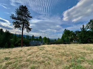 825 Royal Ln, Jacksonville, OR 97530