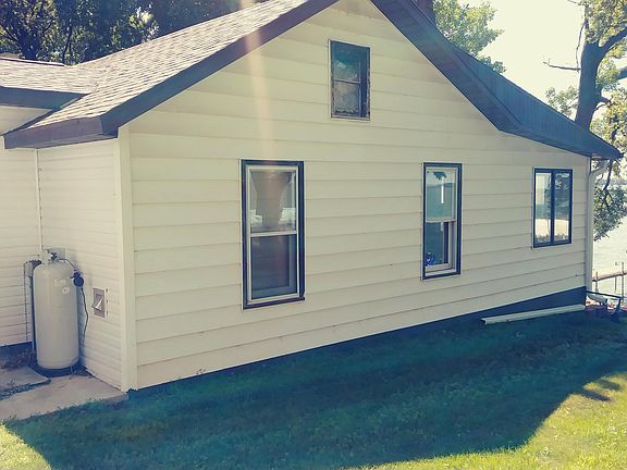 4th image of 25411 McClelland Dr
