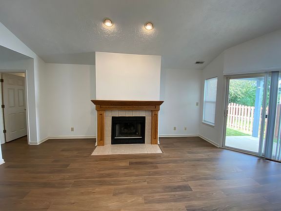 3rd image of 2217 Sandpiper Ct S