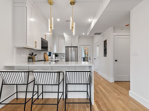 5th image of 599 Sea St #2