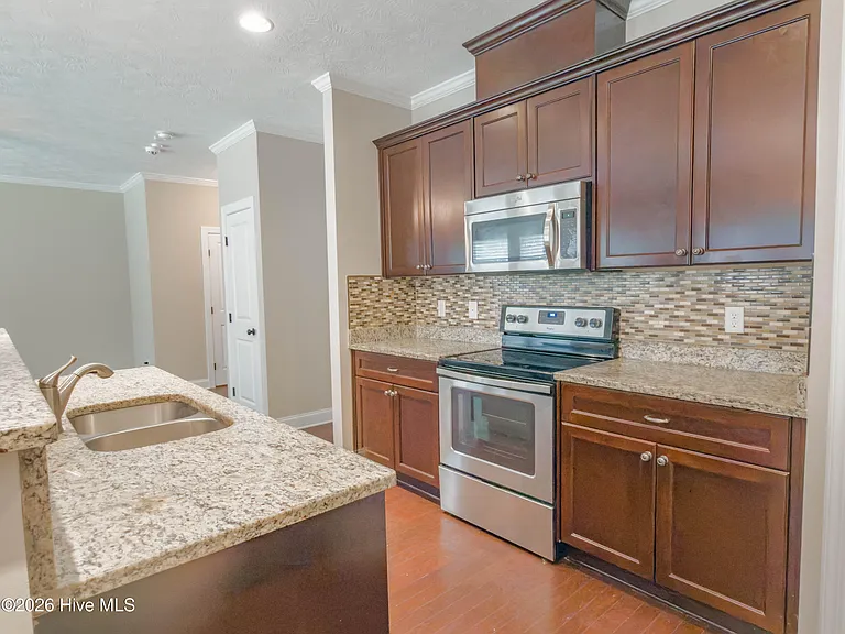 1945 Kenlock Dr — Photo 9
