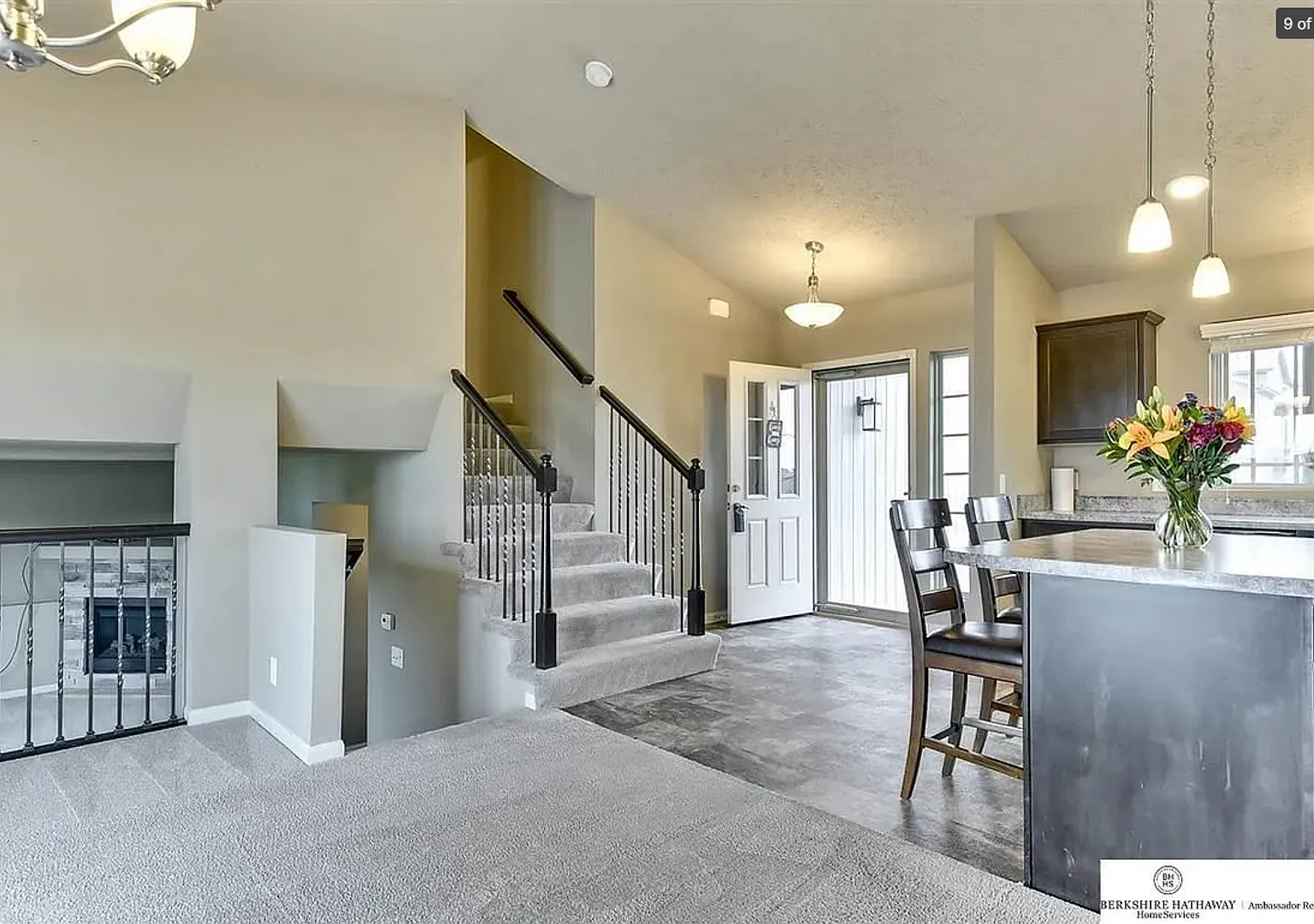 3 Bedroom / 3 Bathroom Tri-Level Home! — Photo 3