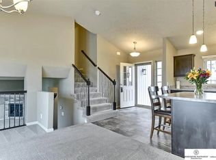 19081 Cottonwood St, Omaha, NE 68136