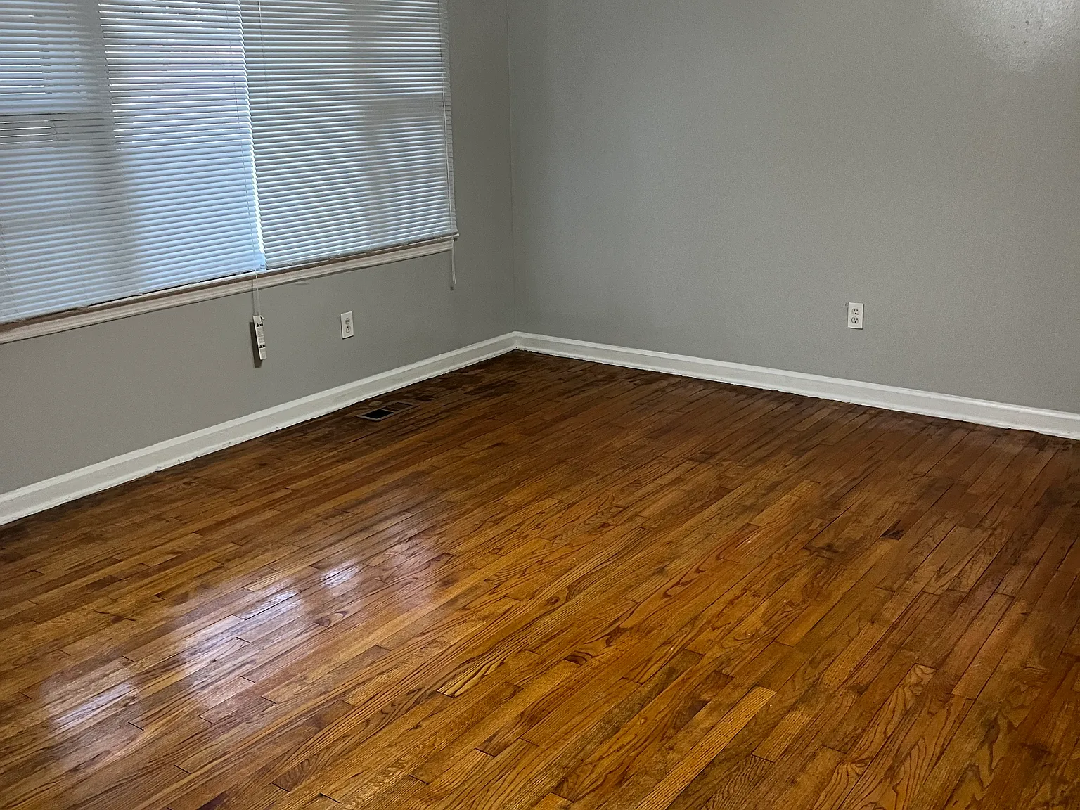 3 bed, 960 sqft, $1,475 — Photo 4