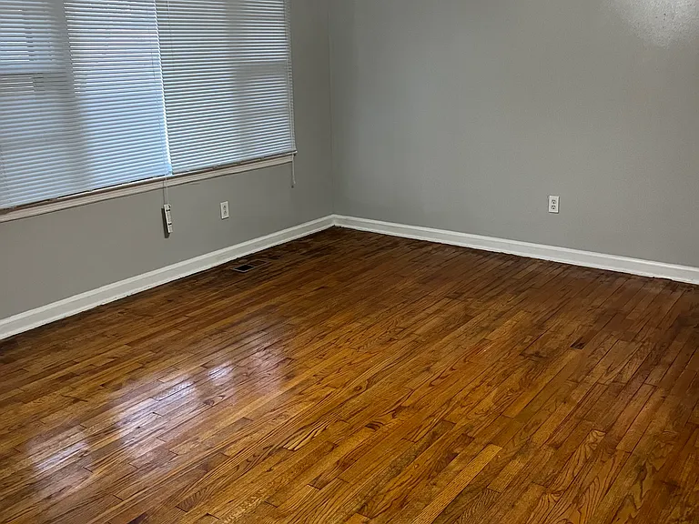 1800 Moore Dr — Photo 4
