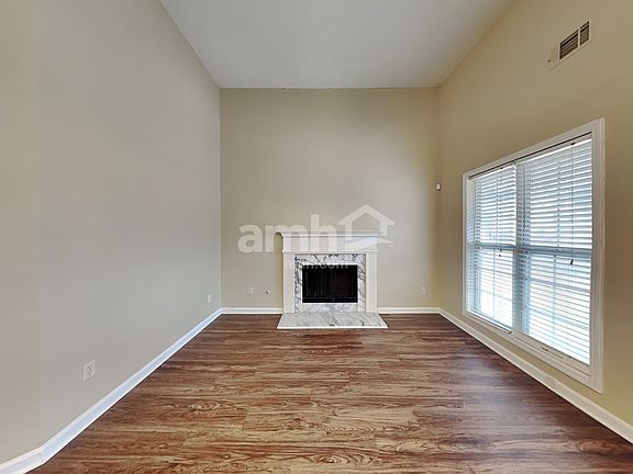 4th image of 1135 Chateau Ter