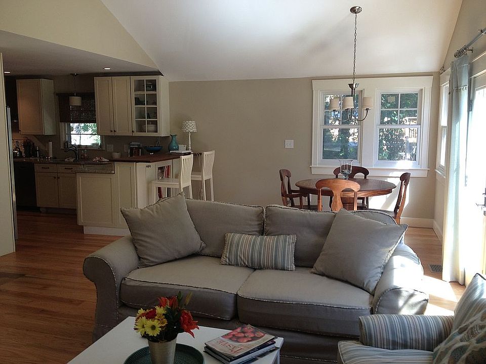 2nd image of 514 Hodges Ln