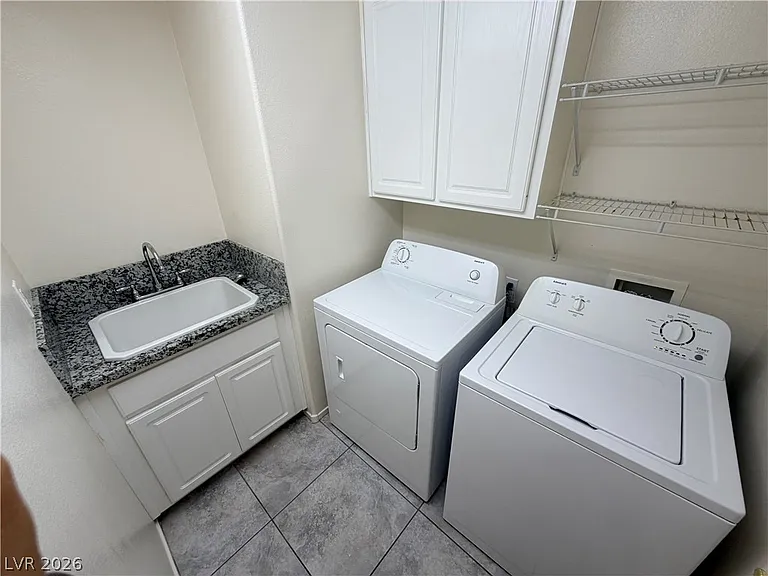 925 Lexington Cross Dr — Photo 12