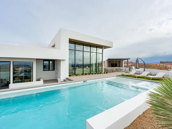 92 E Colima Rd E, Washington, UT 84780