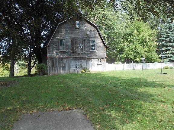 4th image of 1031 Paw Paw Dr